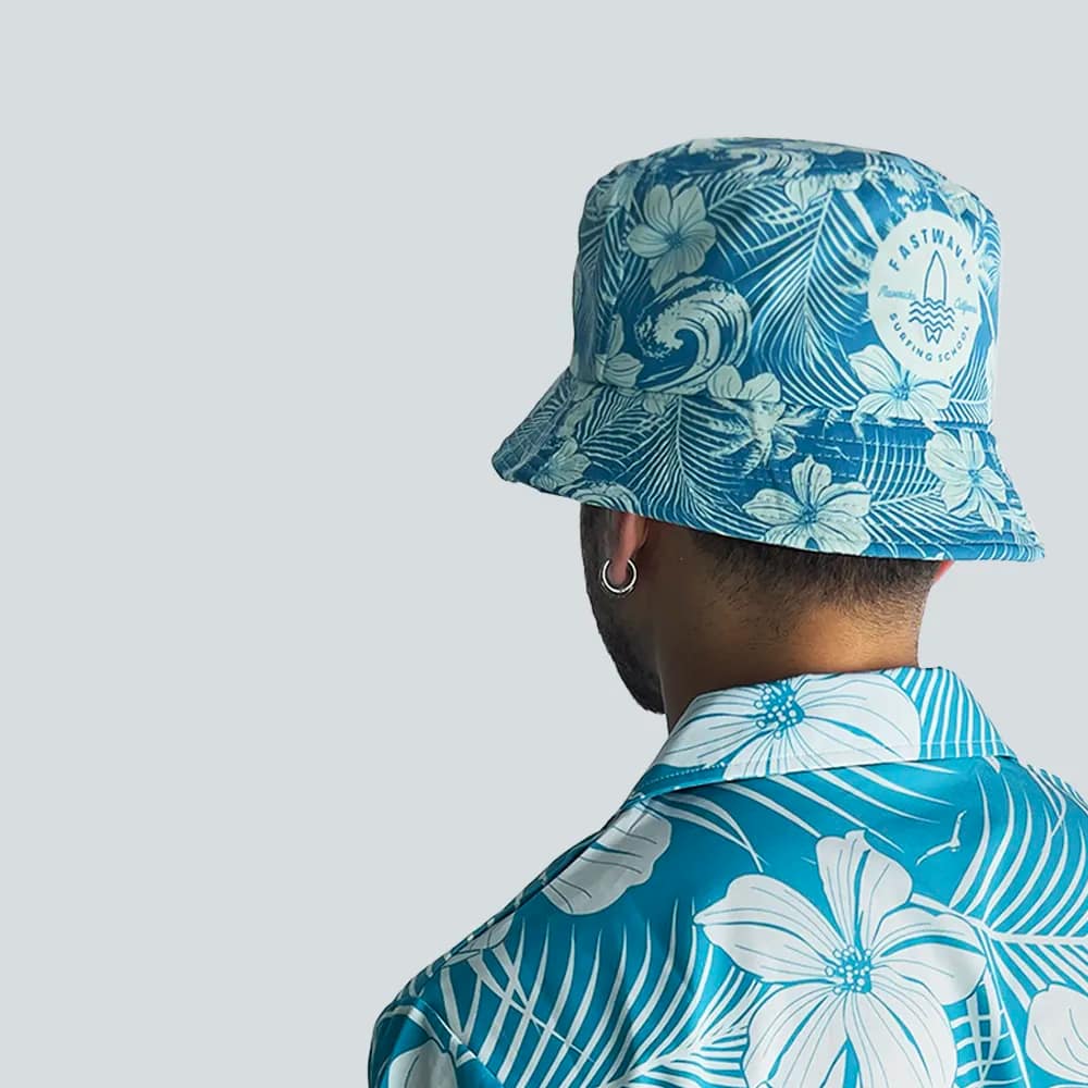 Cappello indossato retro