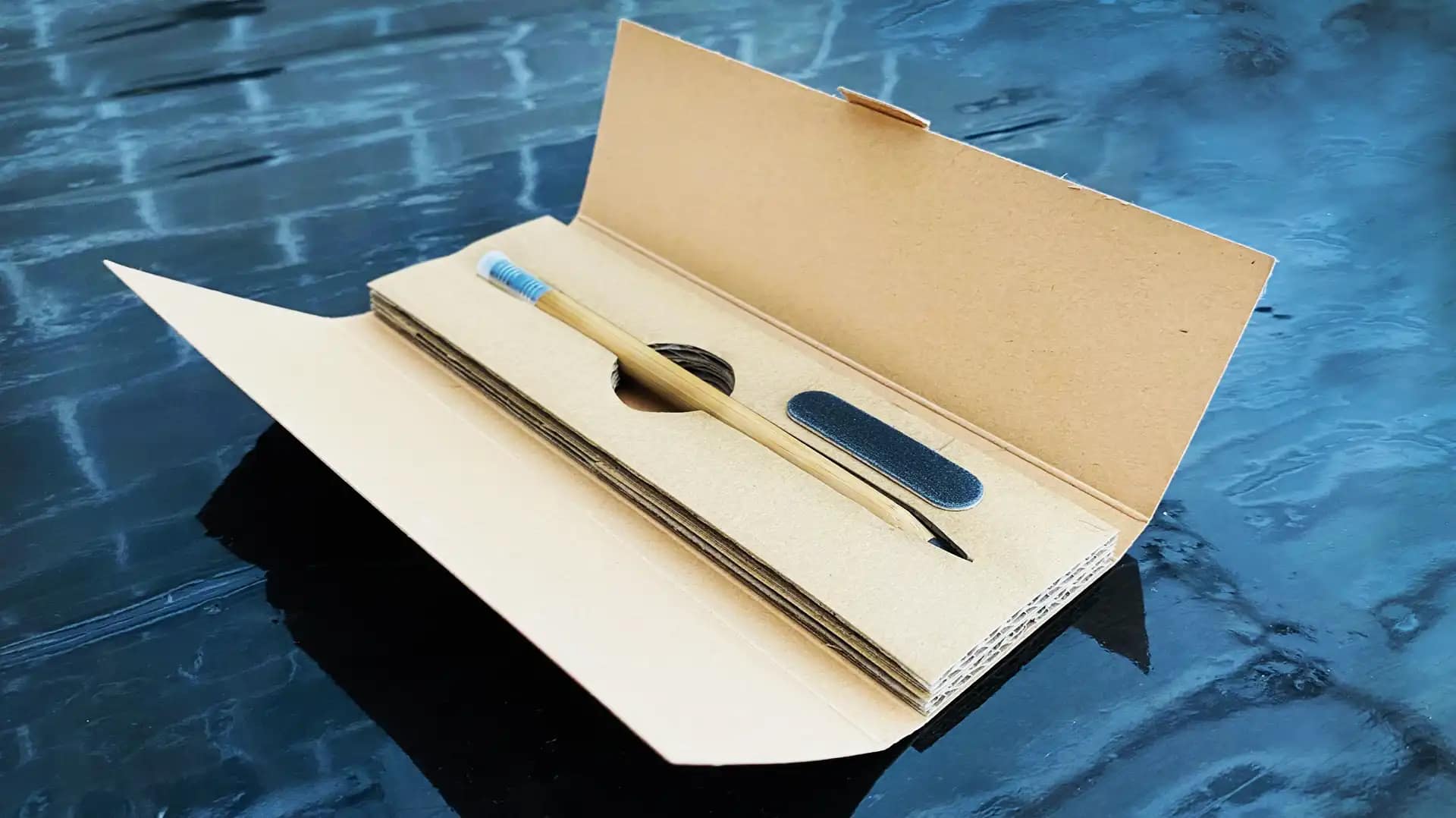 Confezione_packaging_matita_qualità_e_logistica